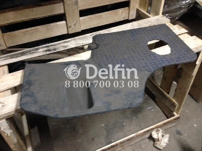 85626305012 Обшивка двери справа MAN