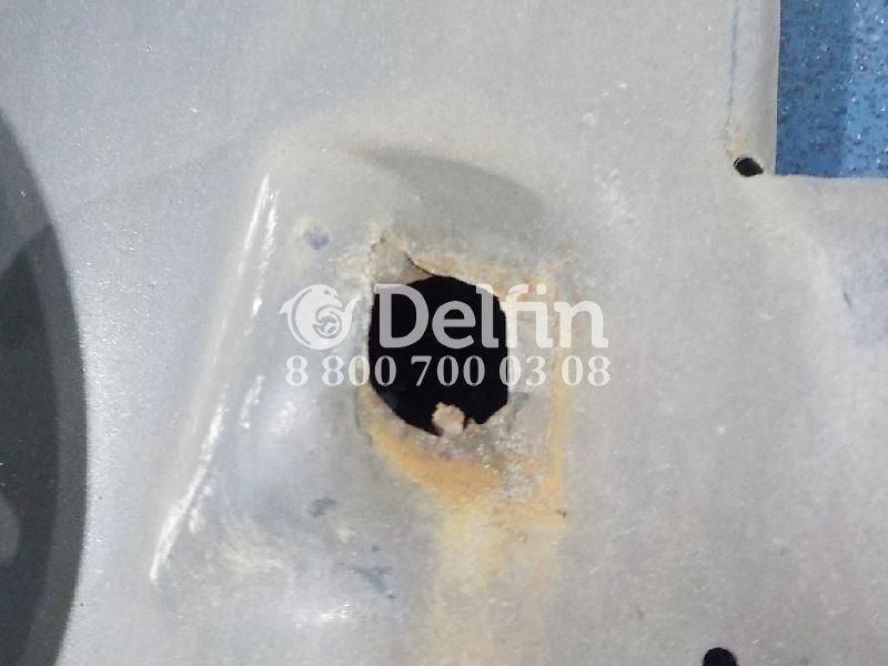 1371572 Брызговик металлический правый Scania (Уценка)