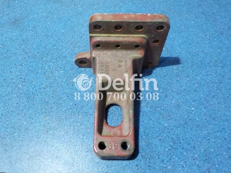 500374824 Кронштейн траверсы LH Iveco