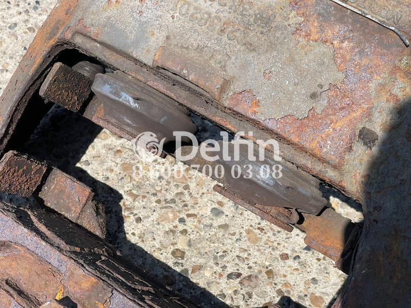 20424071 Суппорт тормозной передний правый Volvo