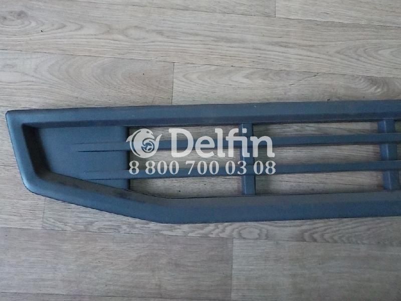 82208510 Ступень радиаторной решетки Volvo в сборе