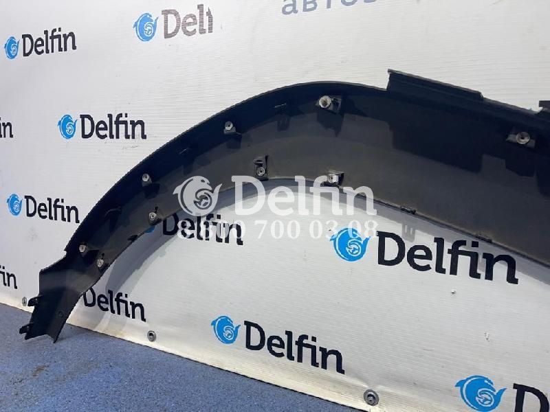 82610853 Удлинение брызговика правое RH Volvo