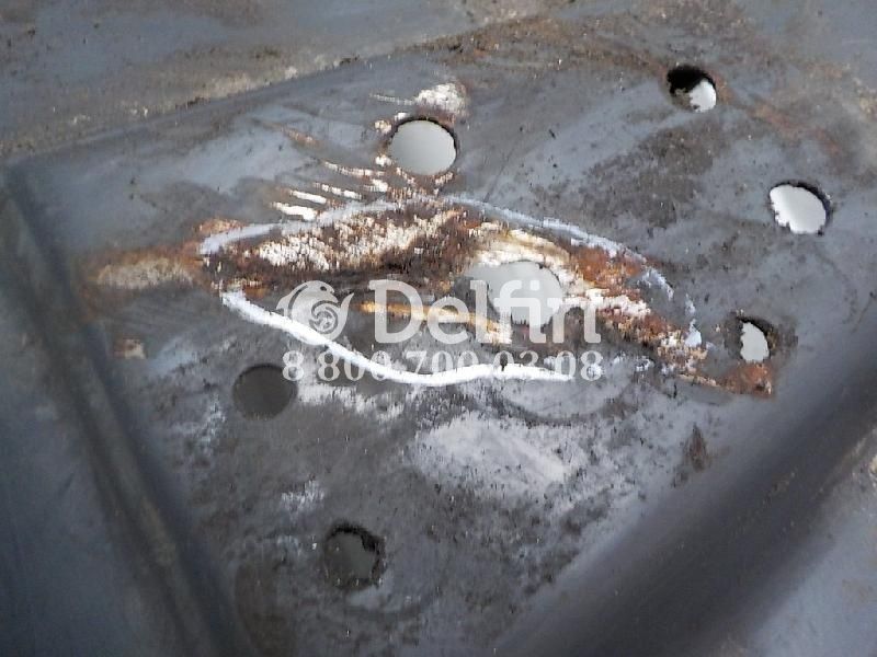 1725670 Кронштейн крепления крыла правый RH Scania