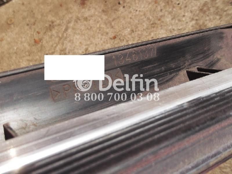 1740284 Накладка двери Scania