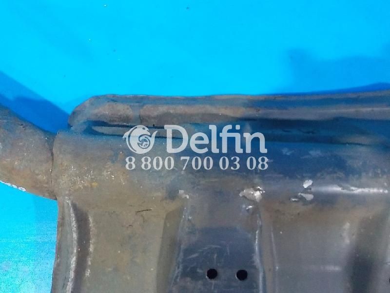 1725675 Кронштейн крыла LH Scania