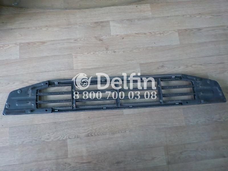 82208510 Ступень радиаторной решетки Volvo в сборе