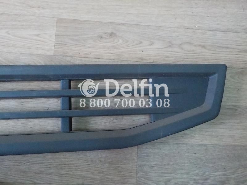 82208510 Ступень радиаторной решетки Volvo в сборе