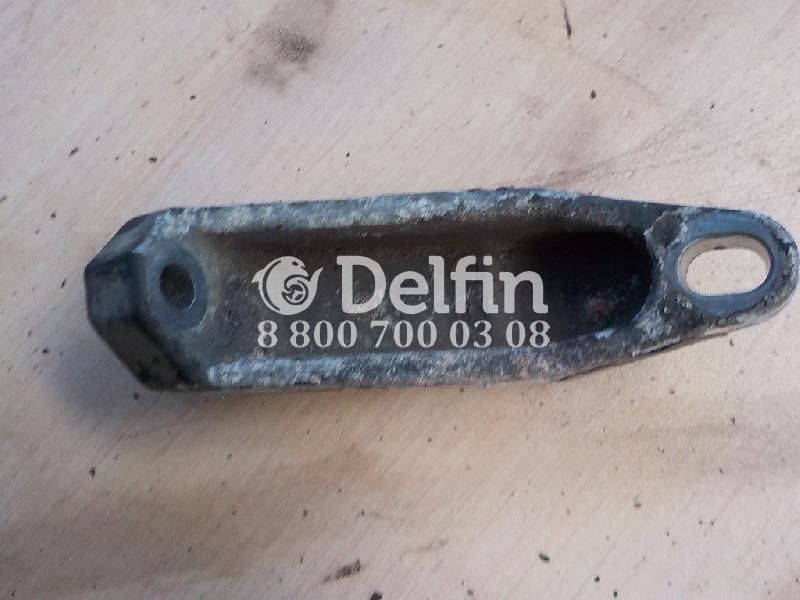 7420440342 Кронштейн водяной помпы Renault