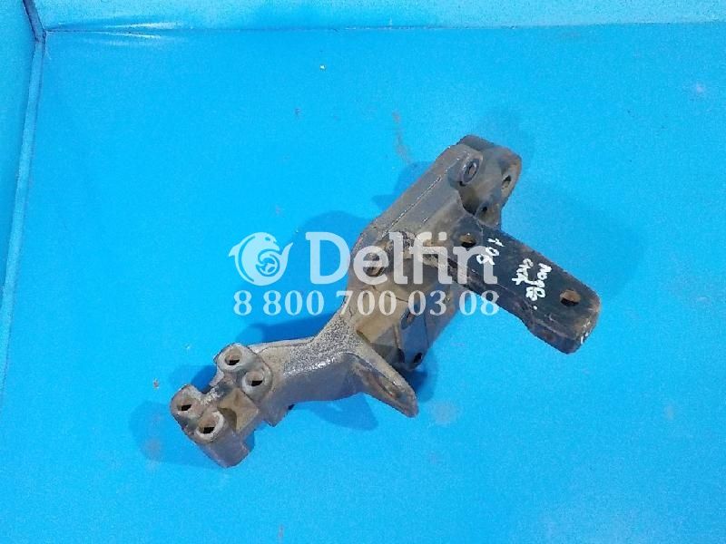 1643163 Кронштейн крепления передней рессоры правый DAF