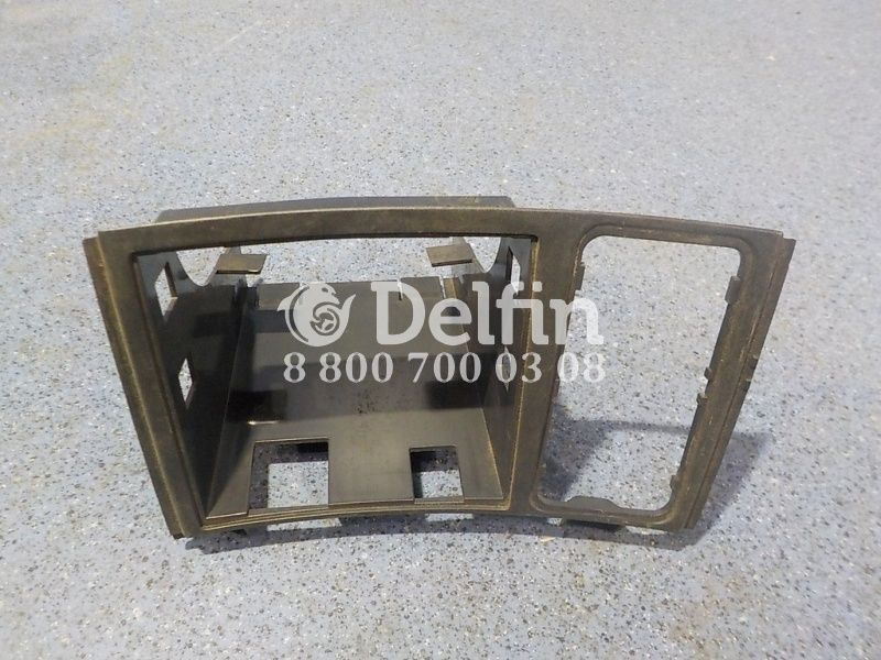 3175600 Накладка передней панели Volvo