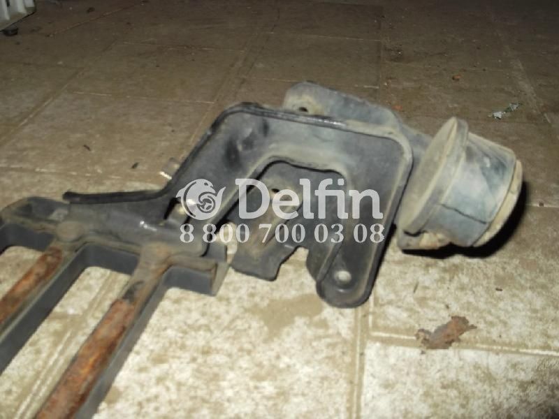 20545095 Петля решетки радиатора RH Volvo