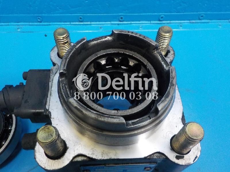 81381006771 Коробка отбора мощности MAN с валом.