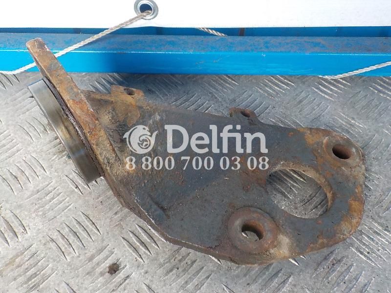 1768239 Кронштейн барабанного тормоза переднего моста правый RH Scania