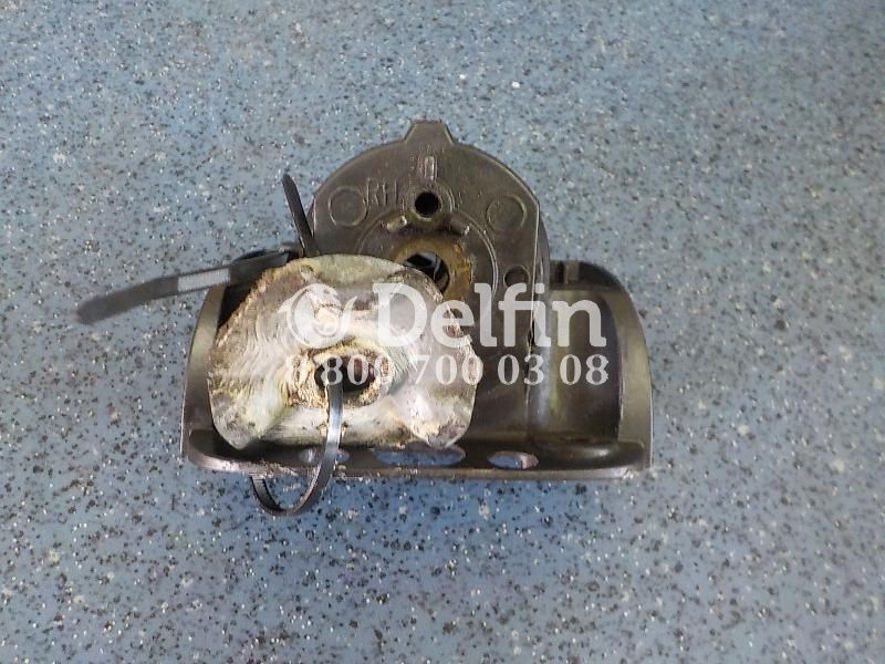 1346706 Кронштейн бокового зеркала нижний RH Scania