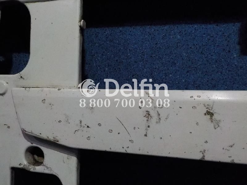 82056840 Решетка радиатора нижняя Volvo