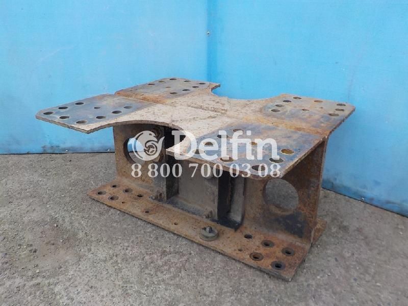 8138413 Траверса рамы Iveco