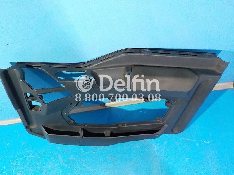 81626306026 Обшивка двери передней правой MAN