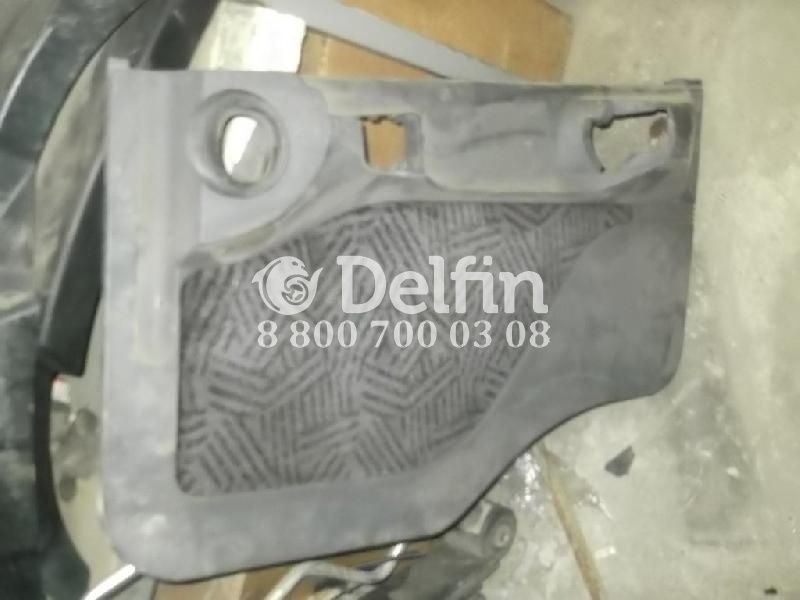 1346166 Обшивка двери правая Scania