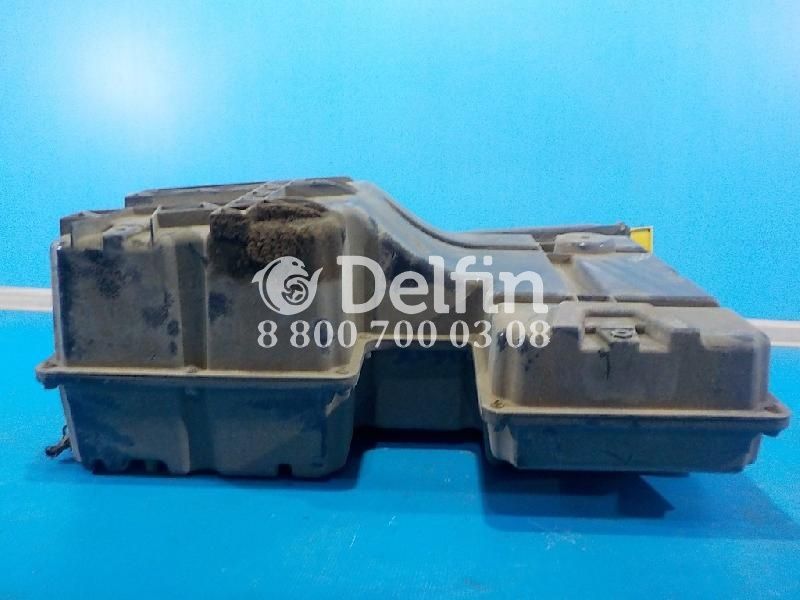 5010578963 Бардачок правый Renault