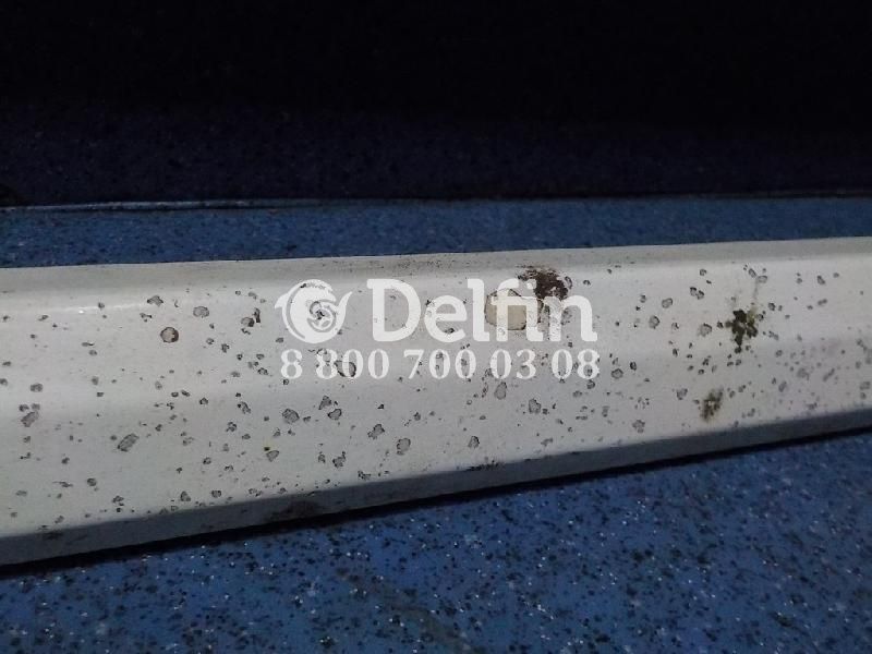 82056840 Решетка радиатора нижняя Volvo