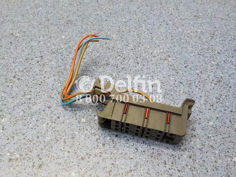 1348639 Корпус разъема P2/O Scania