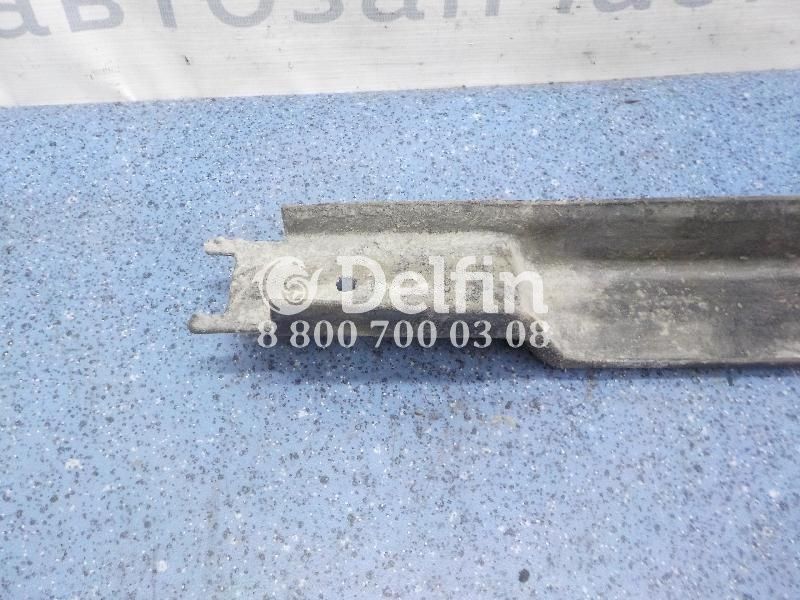 1390203 Кронштейн защитного ограждения Scania