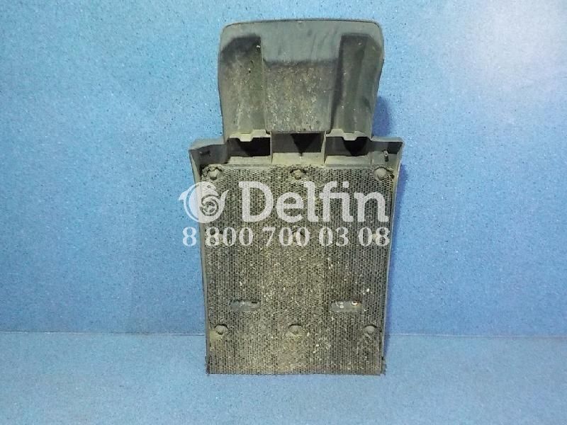 84007497 Брызговик правый RH Volvo оригинал