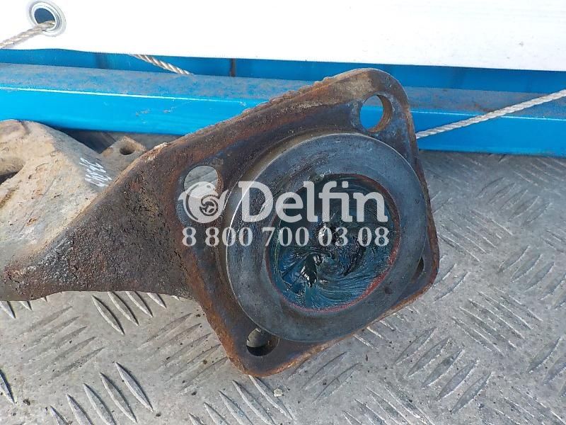 1768239 Кронштейн барабанного тормоза переднего моста правый RH Scania