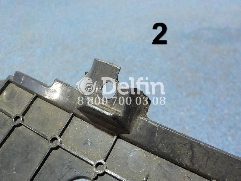 3175707 Крышка передней панели Volvo (Уценка)