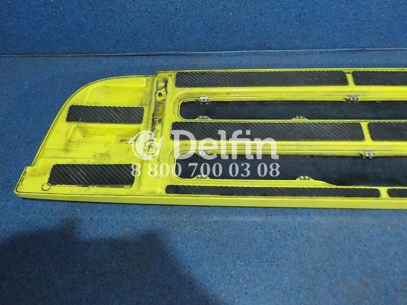 1536807 Решетка радиатора нижняя откидная Scania 5