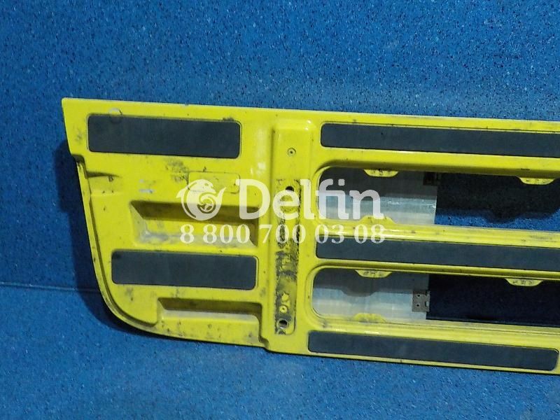 1875843 Облицовка радиатора (в сборе с сетками) Scania