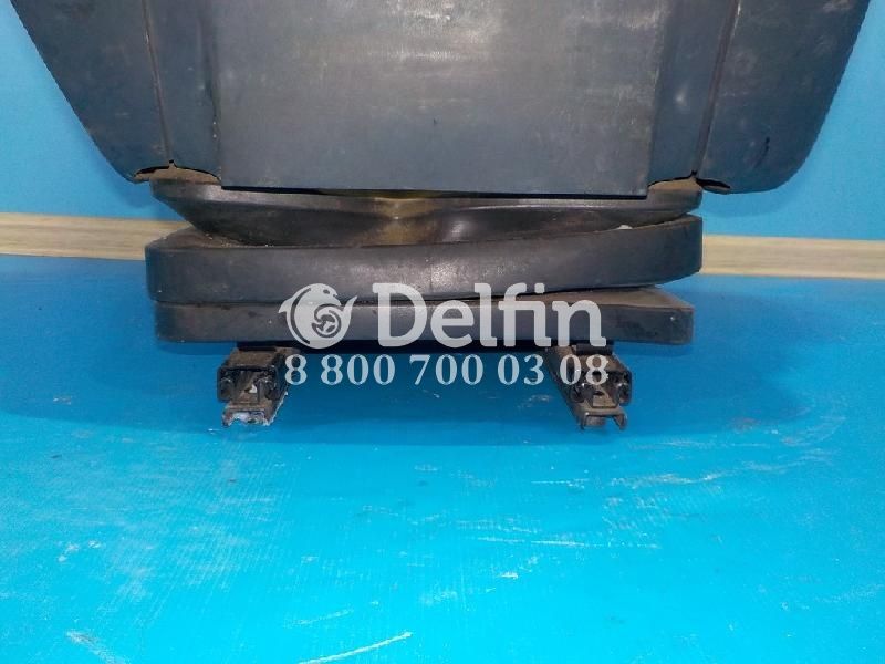 81623076324 Сиденье пассажирское RH MAN