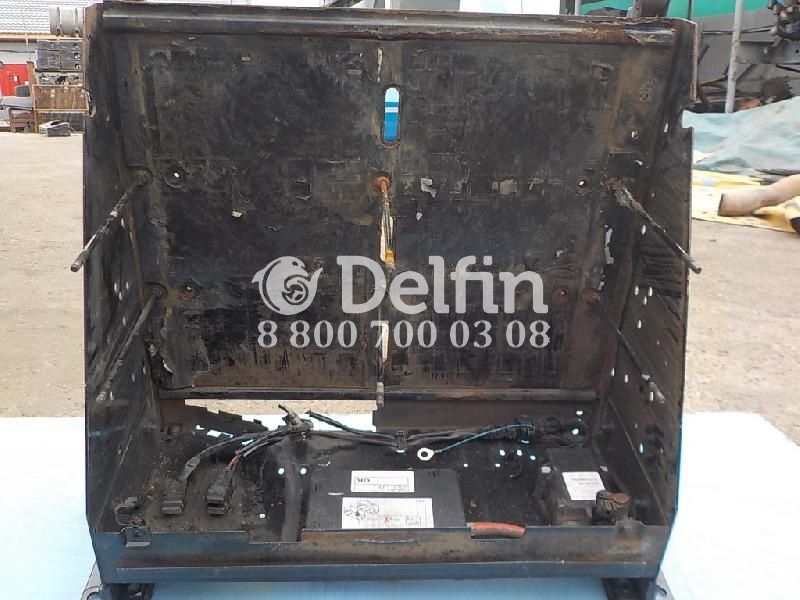 7421046415 Ящик АКБ Renault DXI