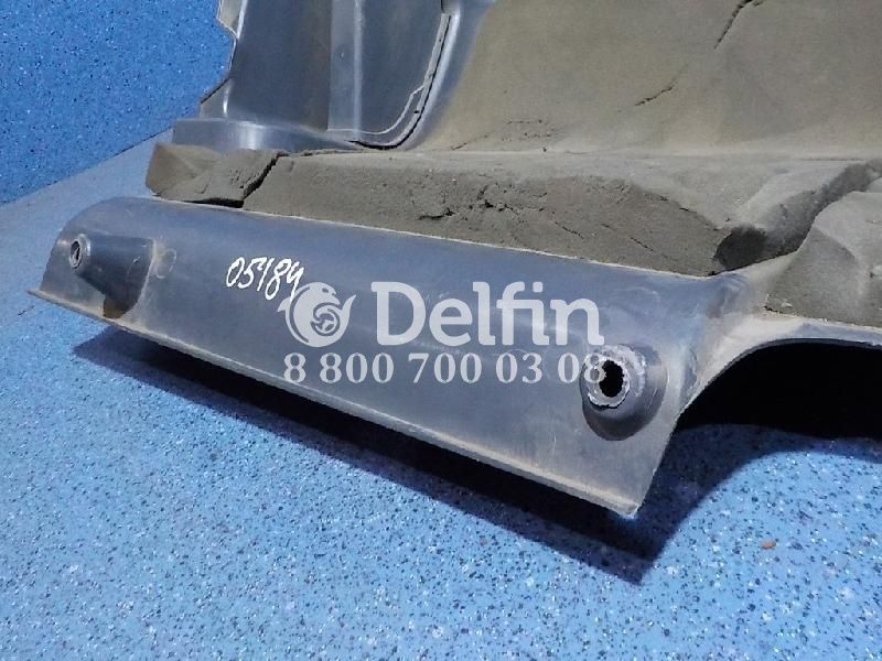 1368015 Кожух передней панели Scania