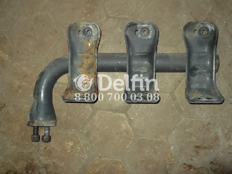 1457923 Кронштейн брызговика LH Scania