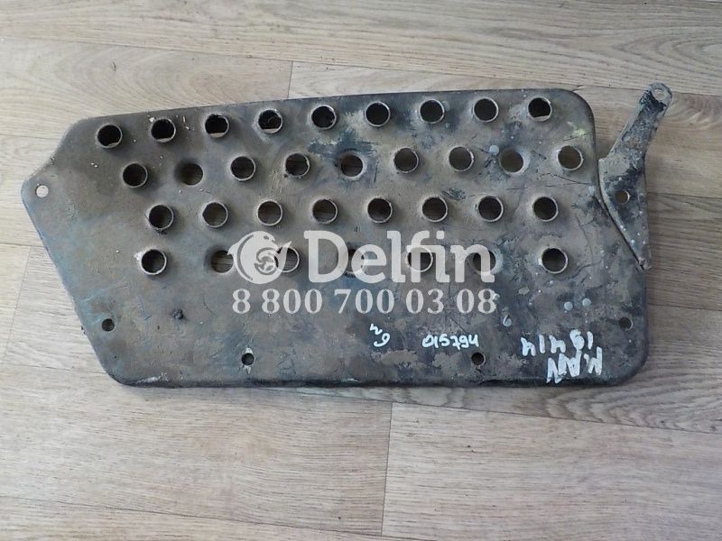 81615105196 Подножка MAN